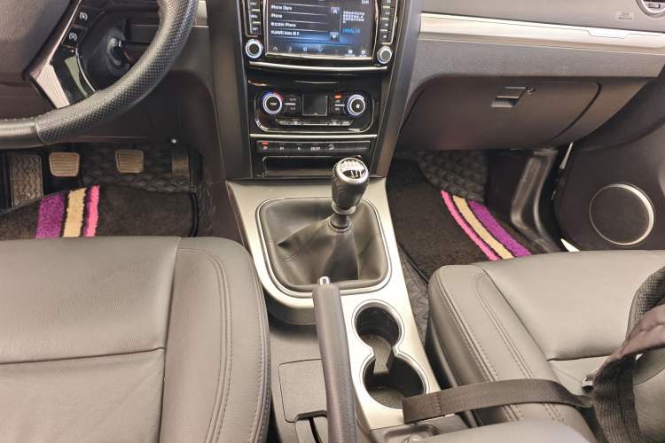 Used Haval H5 Classic 2016 Classic Edition 2.0T Manual 4x4 Prestige Model Gear Lever