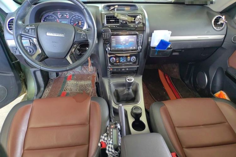 Used Haval H5 Classic 2016 Classic Edition 2.0T Manual 4x4 Prestige Model Center Console