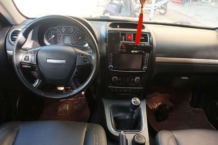 Used Haval H5 Classic 2016 Classic Edition 2.0T Manual 4x4 Prestige Model Center Console