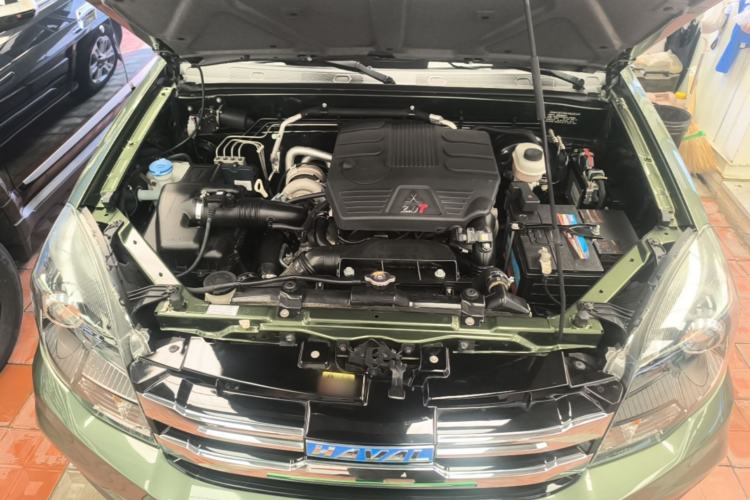 Used Haval H5 Classic 2016 Classic Edition 2.0T Manual 4x4 Prestige Model Engine Bay