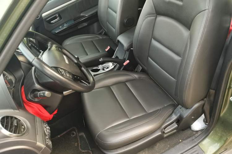 Used Haval H5 Classic 2016 Classic Edition 2.0T Manual Two-Wheel Drive Elite Model Left Front Seat