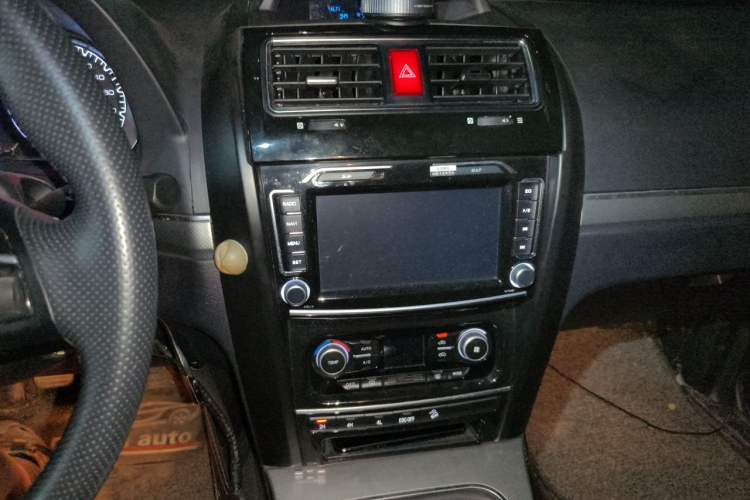 Used Haval H5 Classic 2016 Classic Edition 2.0T Manual 4x4 Prestige Model Audio And AC Panel