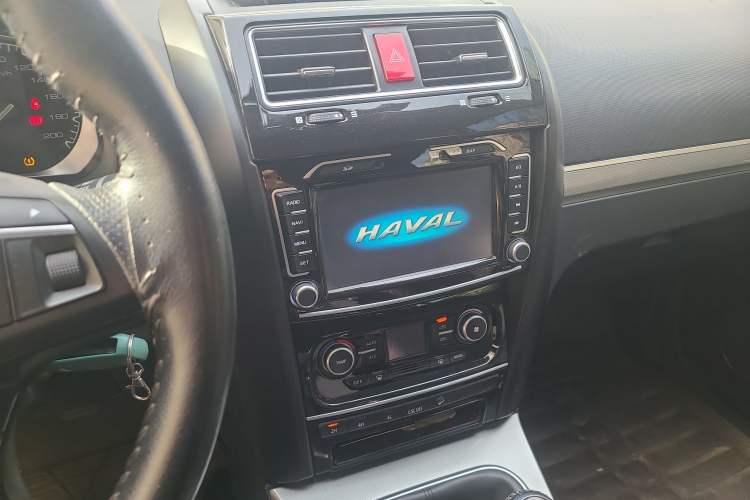 Used Haval H5 Classic 2016 Classic Edition 2.0T Manual 4x4 Prestige Model Audio And AC Panel