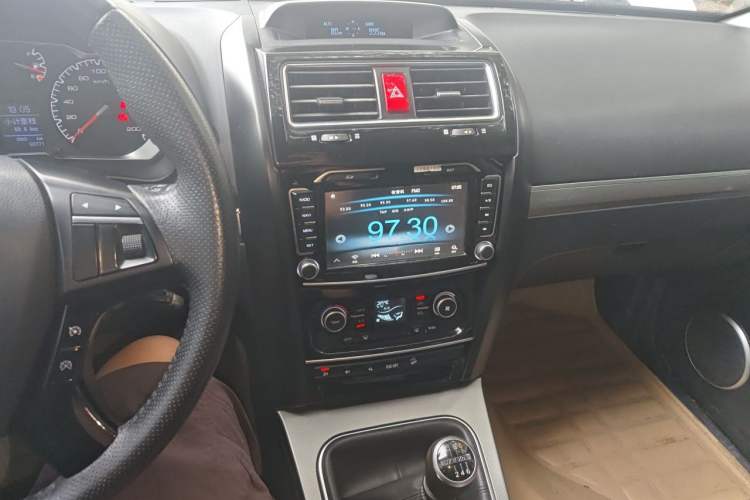 Used Haval H5 Classic 2016 Classic Edition 2.0T Manual 4x4 Prestige Model Audio And AC Panel