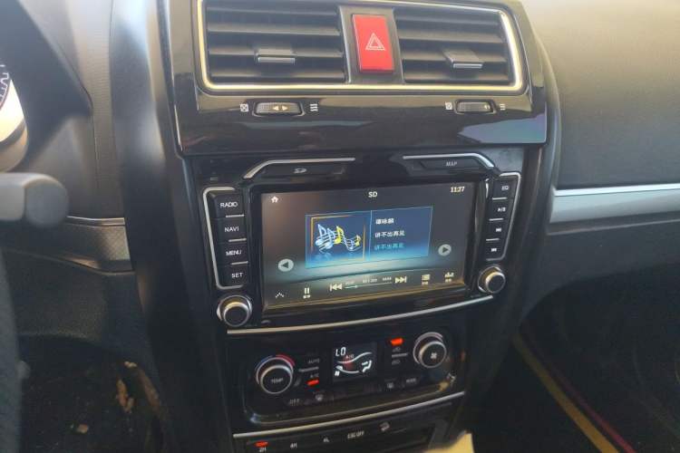 Used Haval H5 Classic 2016 Classic Edition 2.0T Manual 4x4 Prestige Model Audio And AC Panel