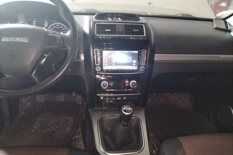 Used Haval H5 Classic 2016 Classic Edition 2.0T Manual 4x4 Prestige Model Audio And AC Panel