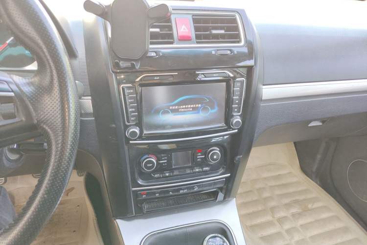 Used Haval H5 Classic 2016 Classic Edition 2.0T Manual 4x4 Elite Model Audio And AC Panel