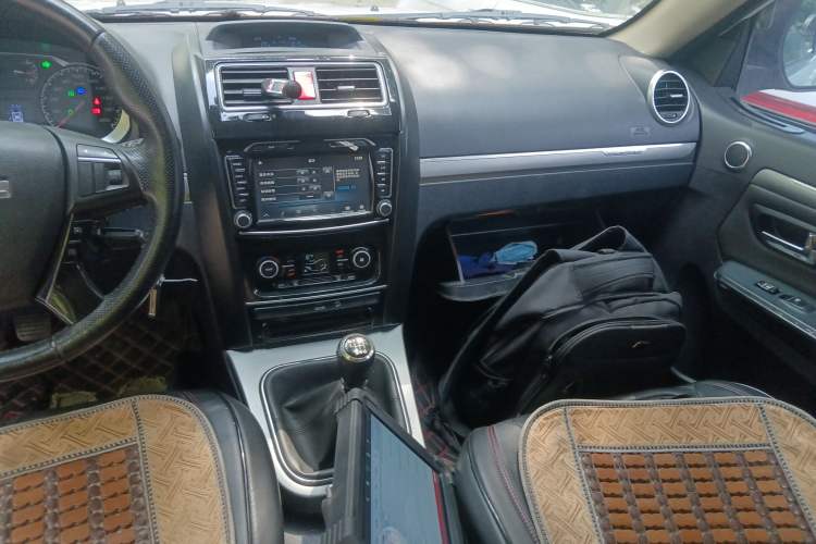 Used Haval H5 Classic 2016 Classic Edition 2.0T Manual Two-Wheel Drive Elite Model Audio And AC Panel
