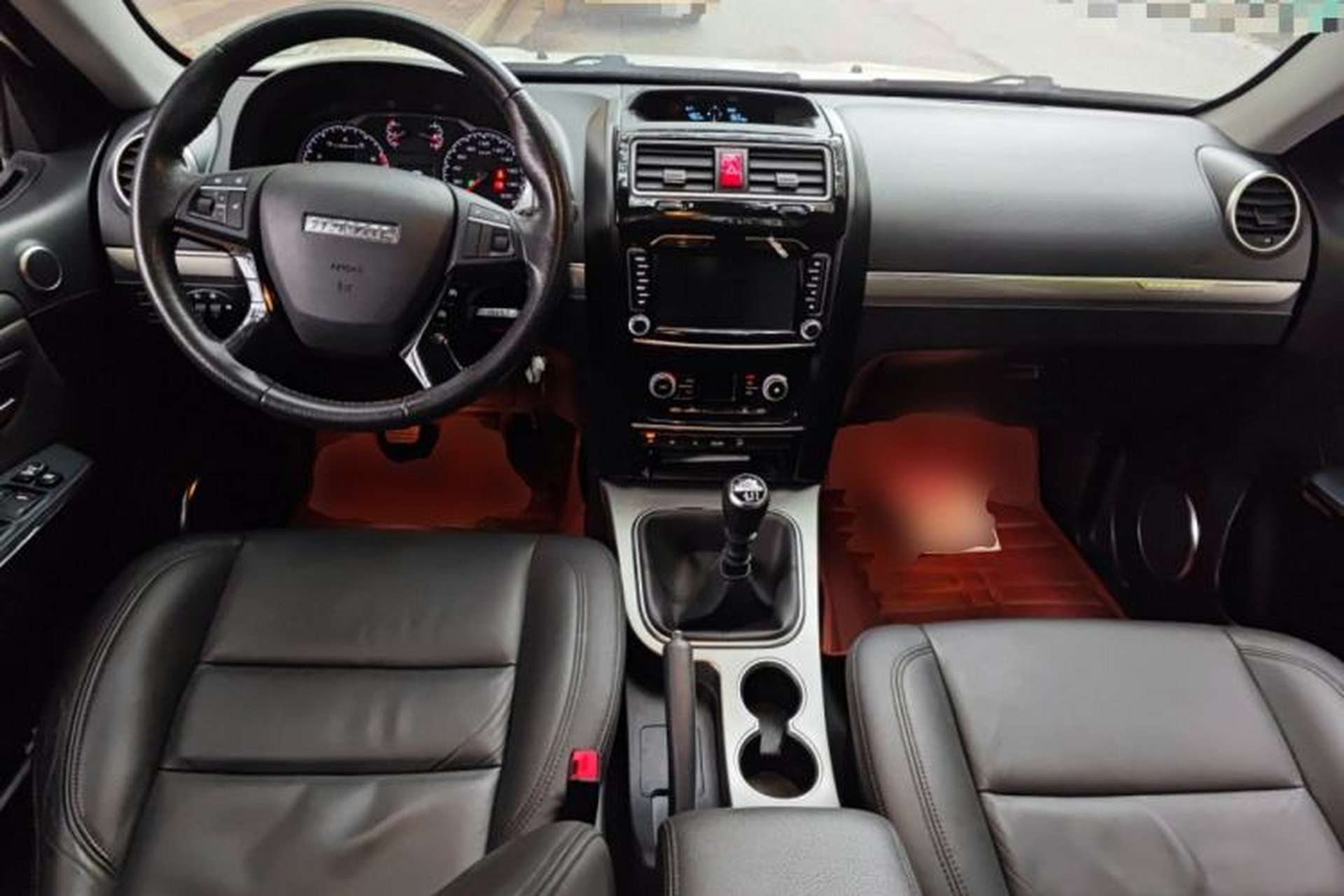 Used Haval H5 Classic 2016 Classic Edition 2.0T Manual 4x4 Prestige Model Center Console