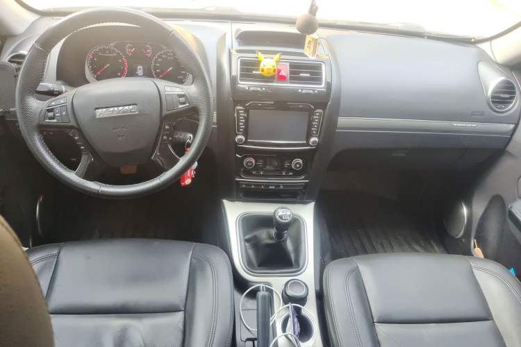 Used Haval H5 Classic 2016 Classic Edition 2.0T Manual 4x4 Prestige Model Center Console