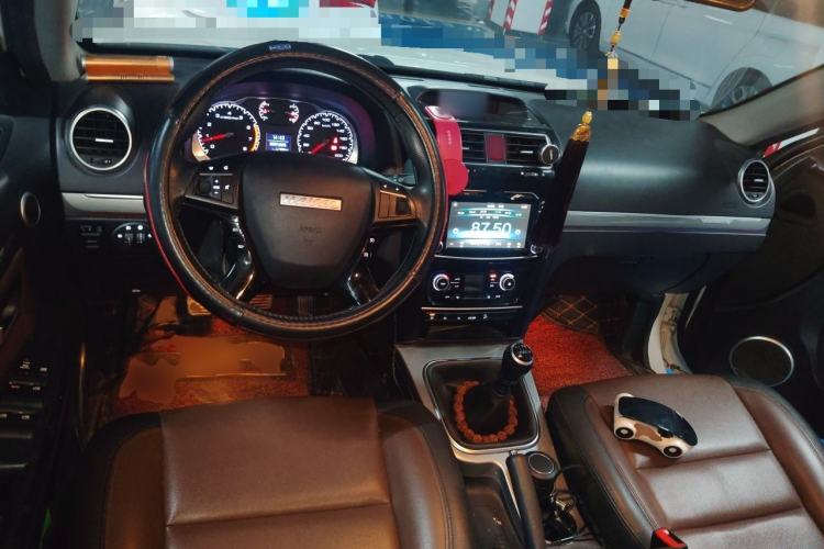 Used Haval H5 Classic 2016 Classic Edition 2.0T Manual 4x4 Elite Model Center Console