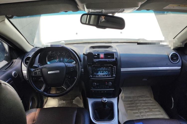 Used Haval H5 Classic 2016 Classic Edition 2.0T Manual 4x4 Elite Model Center Console