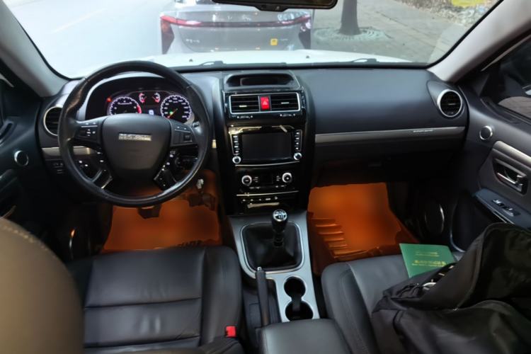 Used Haval H5 Classic 2016 Classic Edition 2.0T Manual 4x4 Prestige Model Center Console
