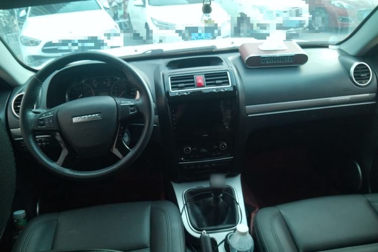 Used Haval H5 Classic 2016 Classic Edition 2.0T Manual 4x4 Prestige Model Center Console
