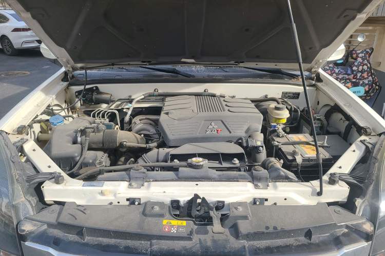 Used Haval H5 Classic 2016 Classic Edition 2.0T Manual 4x4 Prestige Model Engine Bay