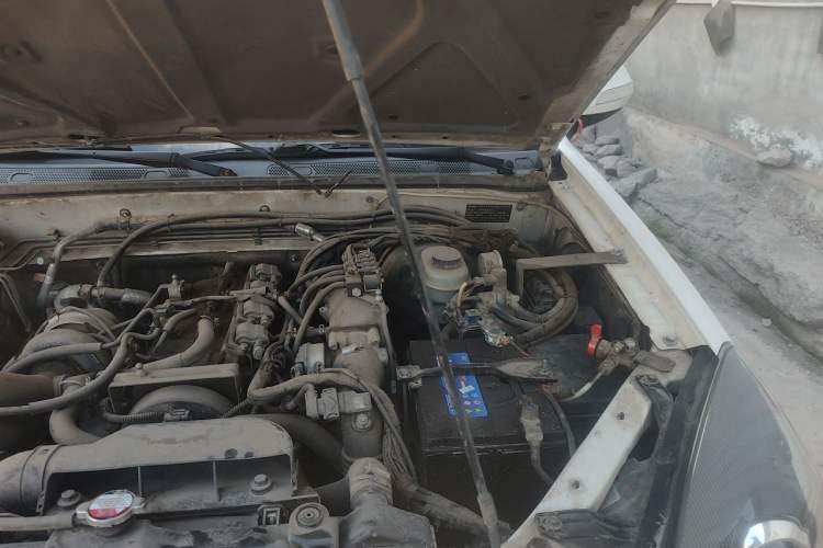 Used Haval H5 Classic 2016 Classic Edition 2.0T Manual 4x4 Prestige Model Engine Bay Left