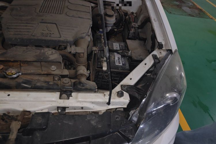 Used Haval H5 Classic 2016 Classic Edition 2.0T Manual 4x4 Elite Model Engine Bay Left