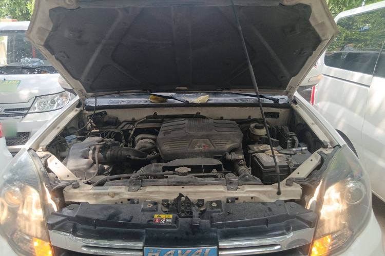 Used Haval H5 Classic 2016 Classic Edition 2.0T Manual Two-Wheel Drive Elite Model Engine Bay