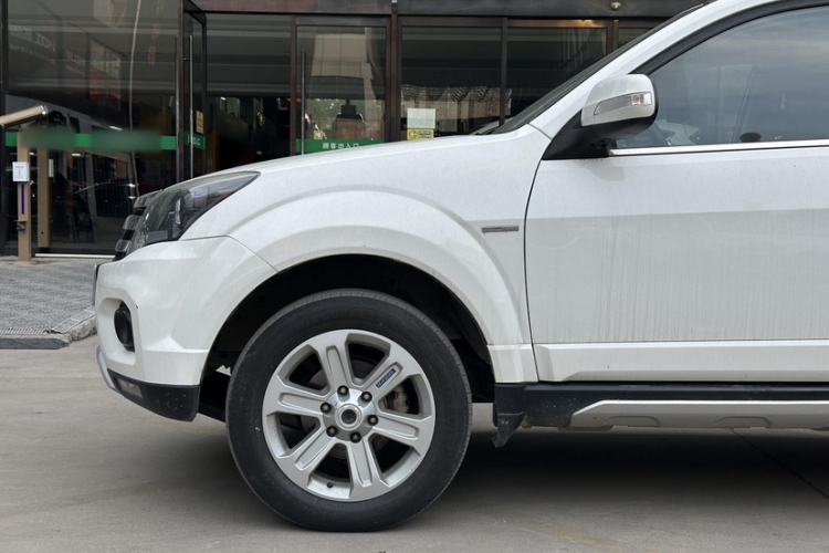 Used Haval H5 Classic 2016 Classic Edition 2.0T Manual 4x4 Prestige Model Exterior 7