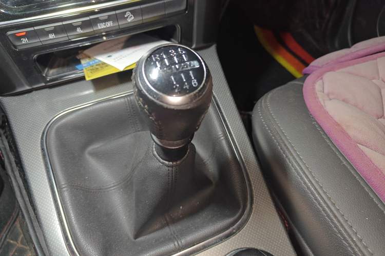 Used Haval H5 Classic 2016 Classic Edition 2.0T Manual 4x4 Prestige Model Gear Lever