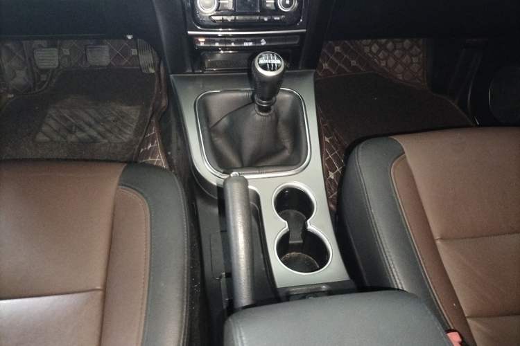 Used Haval H5 Classic 2016 Classic Edition 2.0T Manual 4x4 Prestige Model Gear Lever