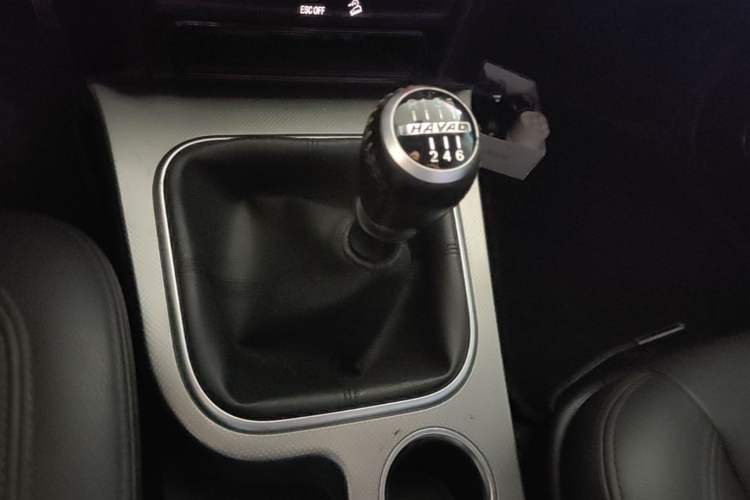 Used Haval H5 Classic 2016 Classic Edition 2.0T Manual Two-Wheel Drive Elite Model Gear Lever