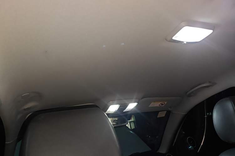 Used Haval H5 Classic 2016 Classic Edition 2.0T Manual Two-Wheel Drive Elite Model Headliner