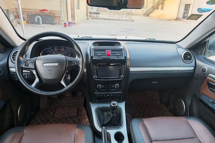 Used Haval H5 Classic 2016 Classic Edition 2.0T Manual 4x4 Prestige Model Interior 1