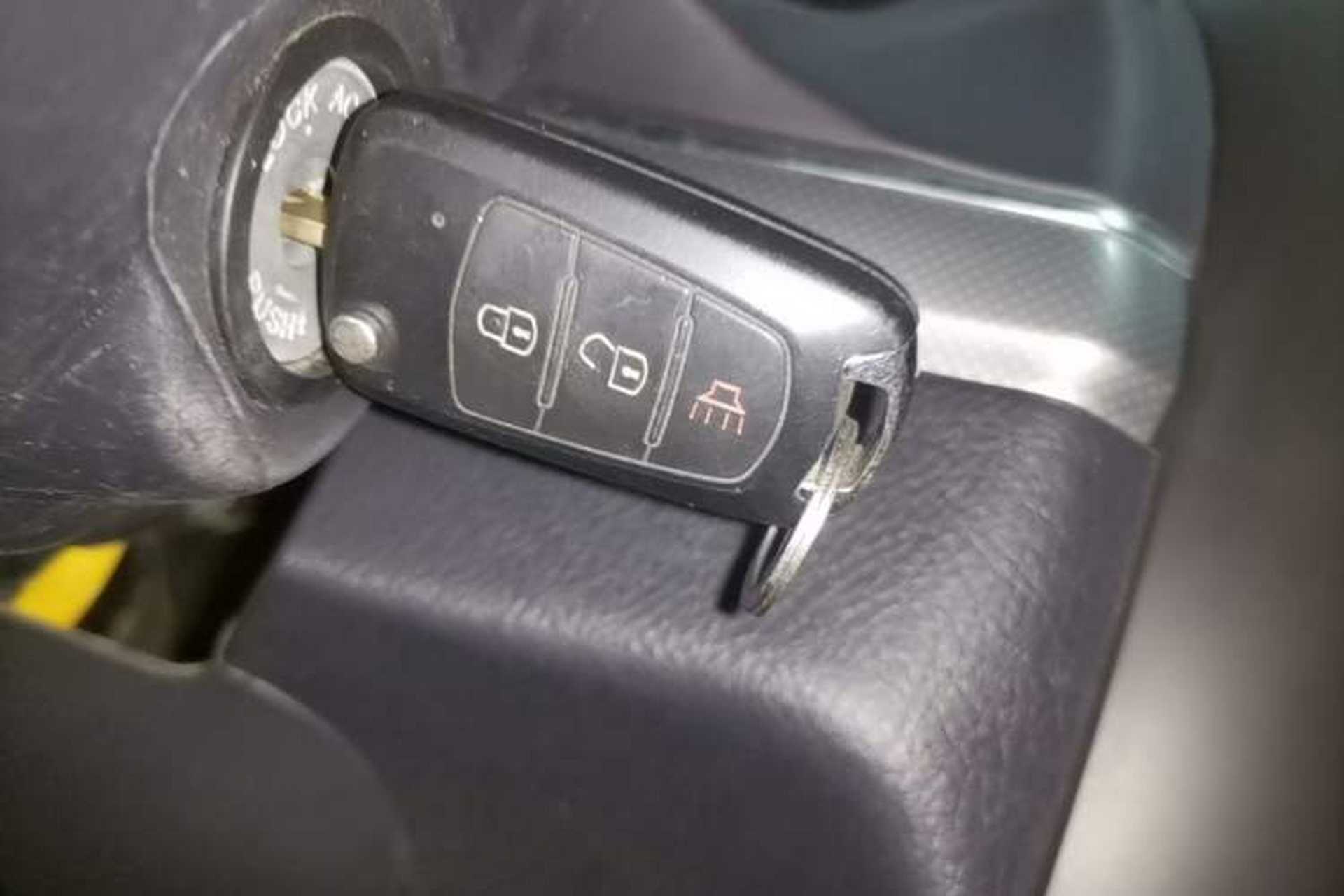 Used Haval H5 Classic 2016 Classic Edition 2.0T Manual Two-Wheel Drive Elite Model Interior 1