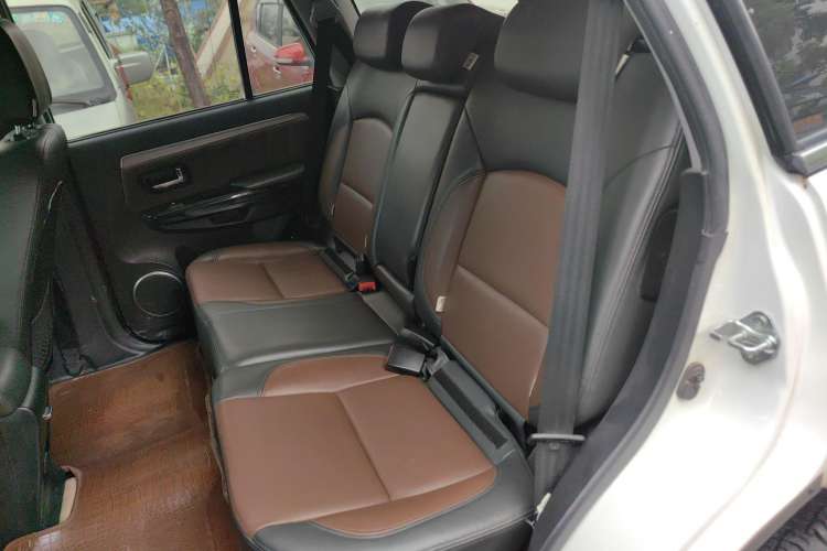 Used Haval H5 Classic 2016 Classic Edition 2.0T Manual Two-Wheel Drive Elite Model Interior 1