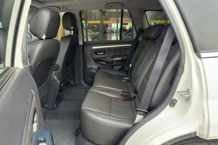 Used Haval H5 Classic 2016 Classic Edition 2.0T Manual 4x4 Prestige Model Interior 11