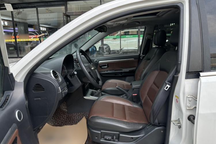 Used Haval H5 Classic 2016 Classic Edition 2.0T Manual 4x4 Prestige Model Interior 2