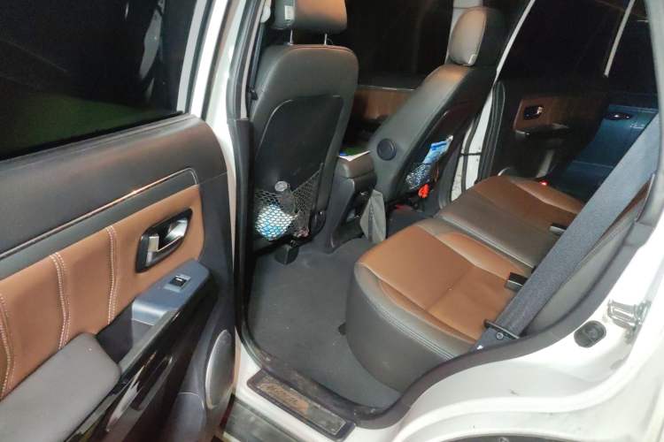 Used Haval H5 Classic 2016 Classic Edition 2.0T Diesel Manual 4x4 Prestige Model Interior 4