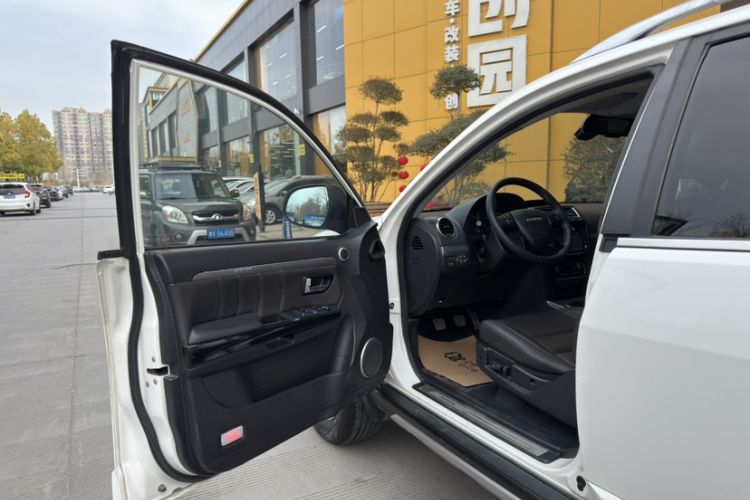 Used Haval H5 Classic 2016 Classic Edition 2.0T Manual 4x4 Prestige Model Interior 8