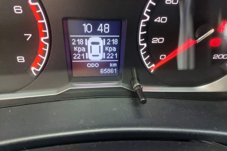 Used Haval H5 Classic 2016 Classic Edition 2.0T Manual 4x4 Prestige Model Odometer Close Up