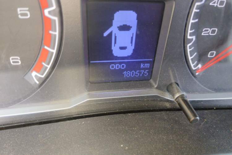 Used Haval H5 Classic 2016 Classic Edition 2.0T Diesel Manual 4x4 Elite Model Odometer Close Up