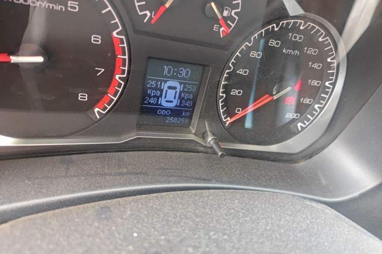 Used Haval H5 Classic 2016 Classic Edition 2.0T Manual 4x4 Elite Model Odometer Close Up