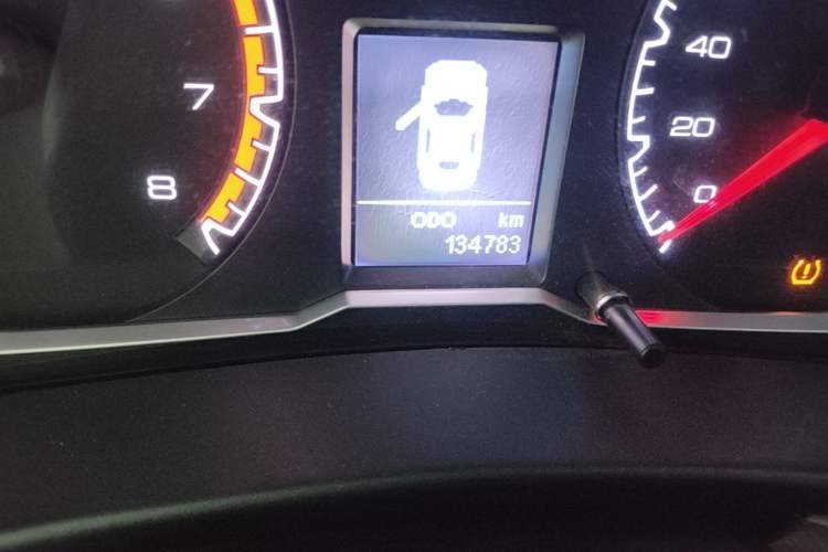 Used Haval H5 Classic 2016 Classic Edition 2.0T Manual Two-Wheel Drive Elite Model Odometer Close Up