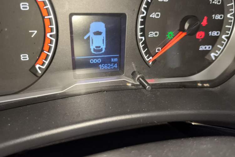 Used Haval H5 Classic 2016 Classic Edition 2.0T Manual 4x4 Prestige Model Odometer Close Up