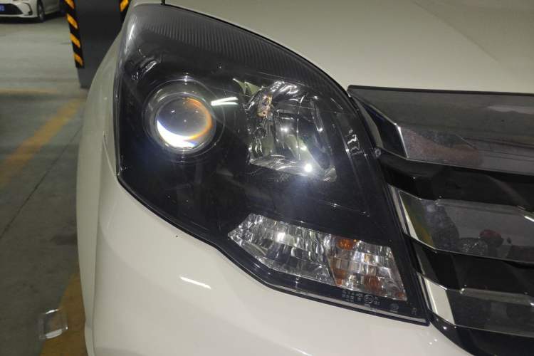 Used Haval H5 Classic 2016 Classic Edition 2.0T Manual 4x4 Prestige Model Right Front Headlight