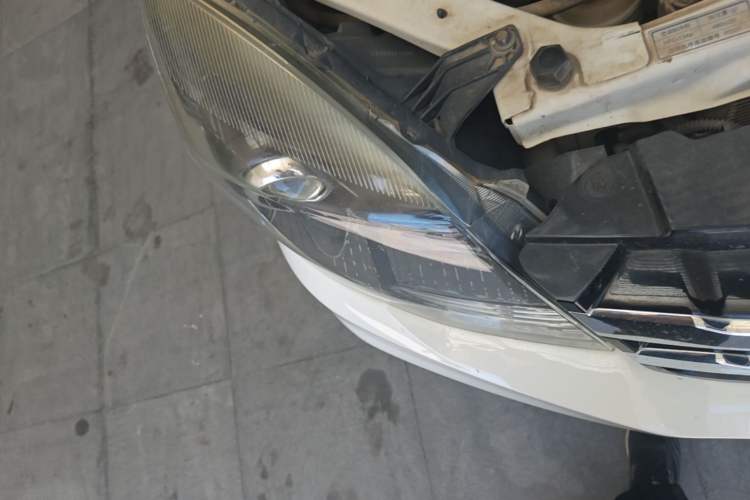 Used Haval H5 Classic 2016 Classic Edition 2.0T Manual 4x4 Prestige Model Right Front Headlight