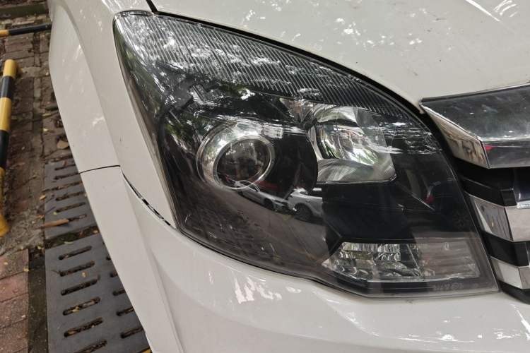 Used Haval H5 Classic 2016 Classic Edition 2.0T Manual 4x4 Prestige Model Right Front Headlight