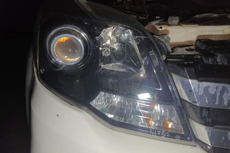 Used Haval H5 Classic 2016 Classic Edition 2.0T Manual 4x4 Prestige Model Right Front Headlight