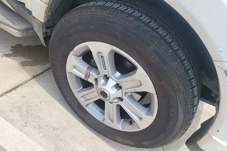 Used Haval H5 Classic 2016 Classic Edition 2.0T Manual Two-Wheel Drive Elite Model Right Front Wheel Hub