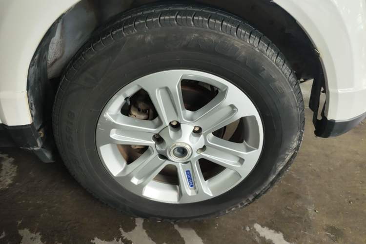 Used Haval H5 Classic 2016 Classic Edition 2.0T Manual Two-Wheel Drive Elite Model Right Front Wheel Hub