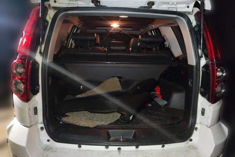 Used Haval H5 Classic 2016 Classic Edition 2.0T Diesel Manual 4x4 Prestige Model Trunk
