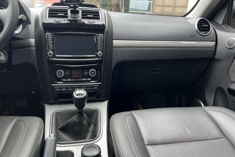Used Haval H5 Classic 2018 Classic Edition 2.0T Diesel Manual 4x4 Prestige Model Audio And AC Panel