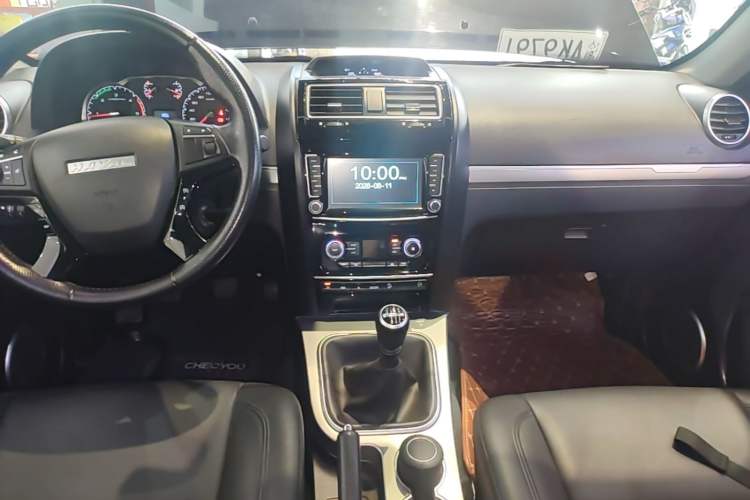 Used Haval H5 Classic 2018 Classic Edition 2.0T Diesel Manual 4x4 Prestige Model Audio And AC Panel