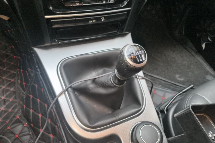 Used Haval H5 Classic 2018 Classic Edition 2.0T Manual Two-Wheel Drive Elite Model Gear Lever