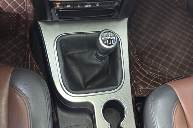 Used Haval H5 Classic 2018 Classic Edition 2.0T Diesel Manual 4x4 Elite Model Gear Lever